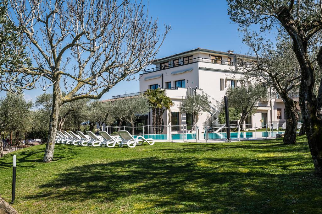 Appartamento Ideal Sirmione Bagian luar foto